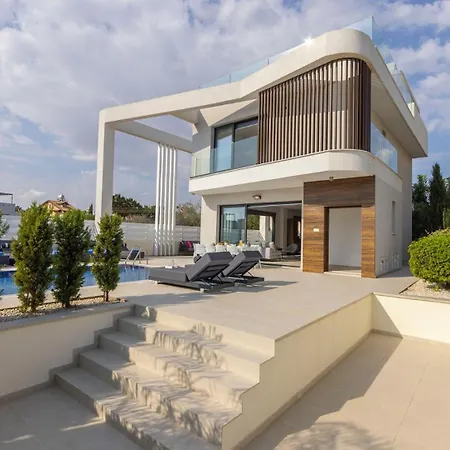 Villa Nissi Residences 4