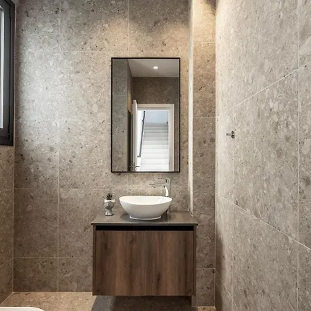 Nissi Residences 4 *