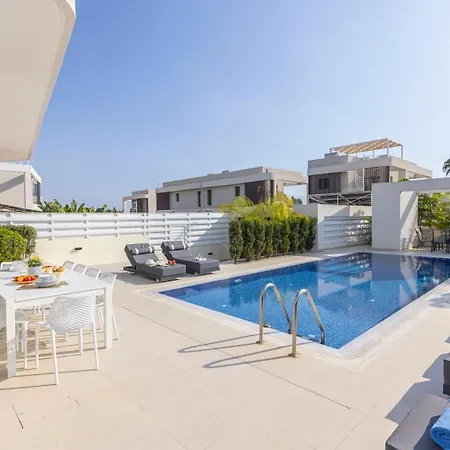 Nissi Residences 4 *