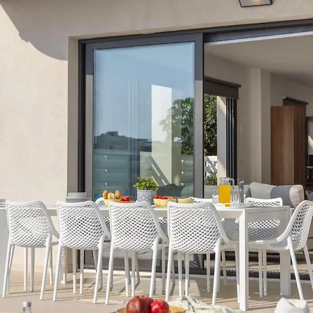 Nissi Residences 4 Villa *