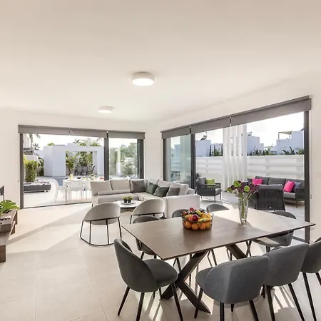 Villa Nissi Residences 4