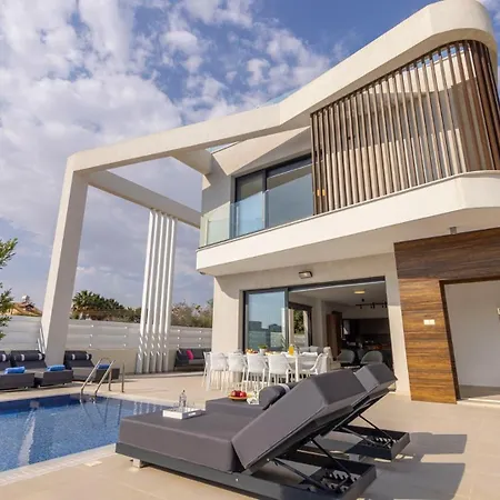 Nissi Residences 4 *