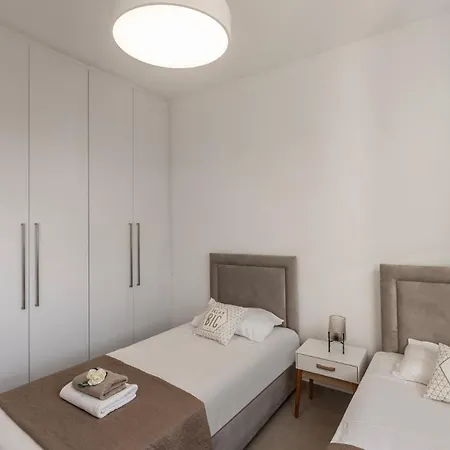 Villa Nissi Residences 4 *