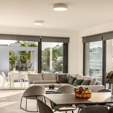 Nissi Residences 4 *