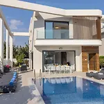 Nissi Residences 4 *