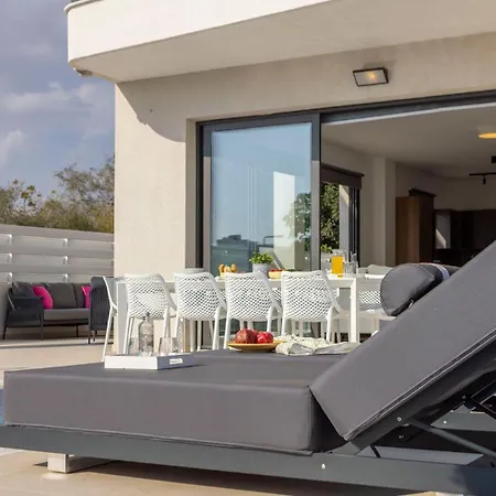 Nissi Residences 4