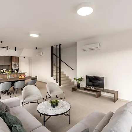 Nissi Residences 4 וילה *