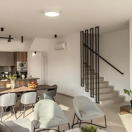 וילה Nissi Residences 4 *