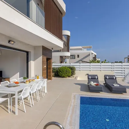 וילה Nissi Residences 4 *